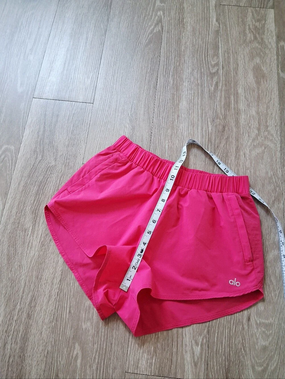 Alo Playmaker Dolphin Short Pink Summer Crush
